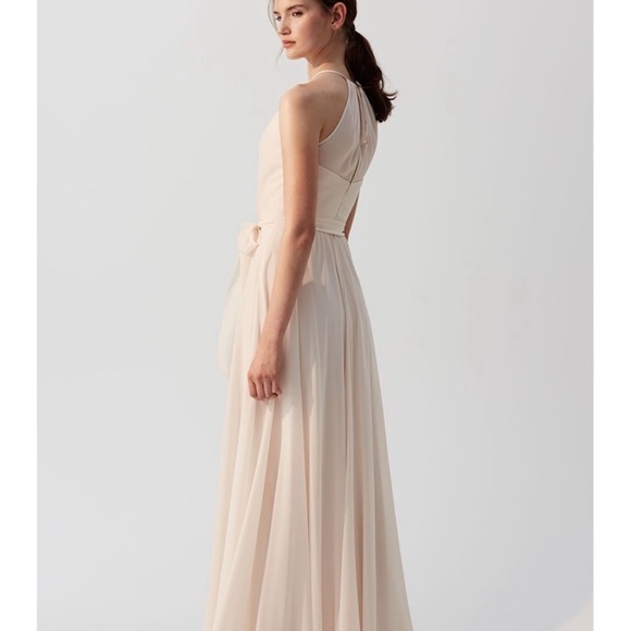 UNALTERED Amsale Kyra Halter Bridesmaid Dress - Fawn - Size 4 (unaltered)